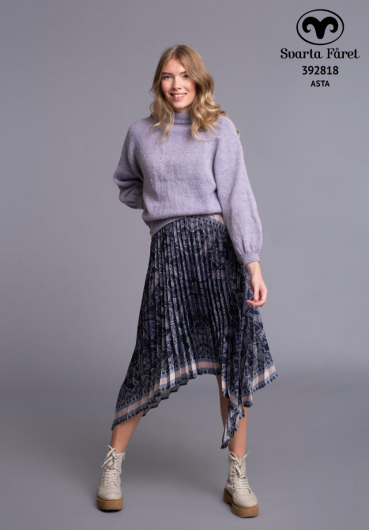 Makkelijke trui met hoge hals 