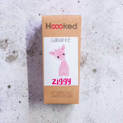 Amigurumi haakkit voor de giraff in de versie blossom