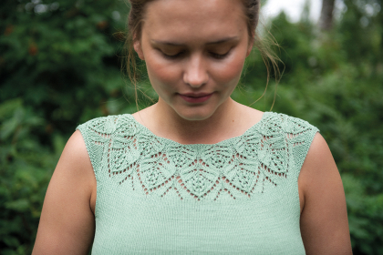 Humle -  top met kantpatroon