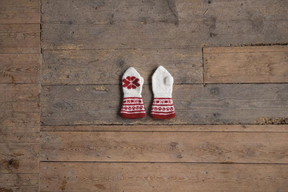 Järnblomma - kinderwanten met bingepatroon